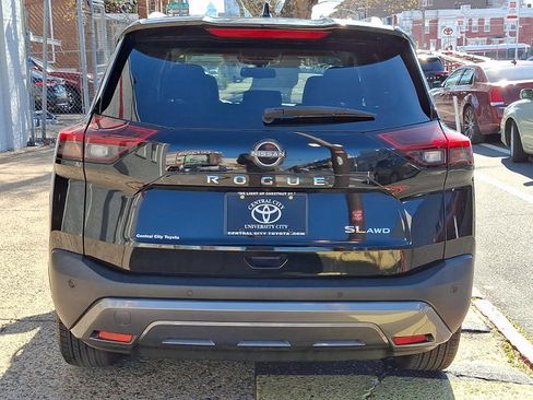 Used 2023 Nissan Rogue SL w/ SL Premium Package image 5