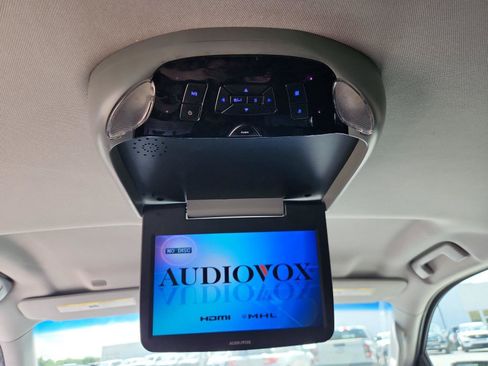 Used 2017 Chevrolet Suburban Premier AWD/4WD image 13