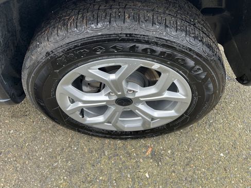 Used 2025 Jeep Compass Latitude image 30