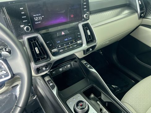 Certified 2023 Kia Sorento EX FWD image 24