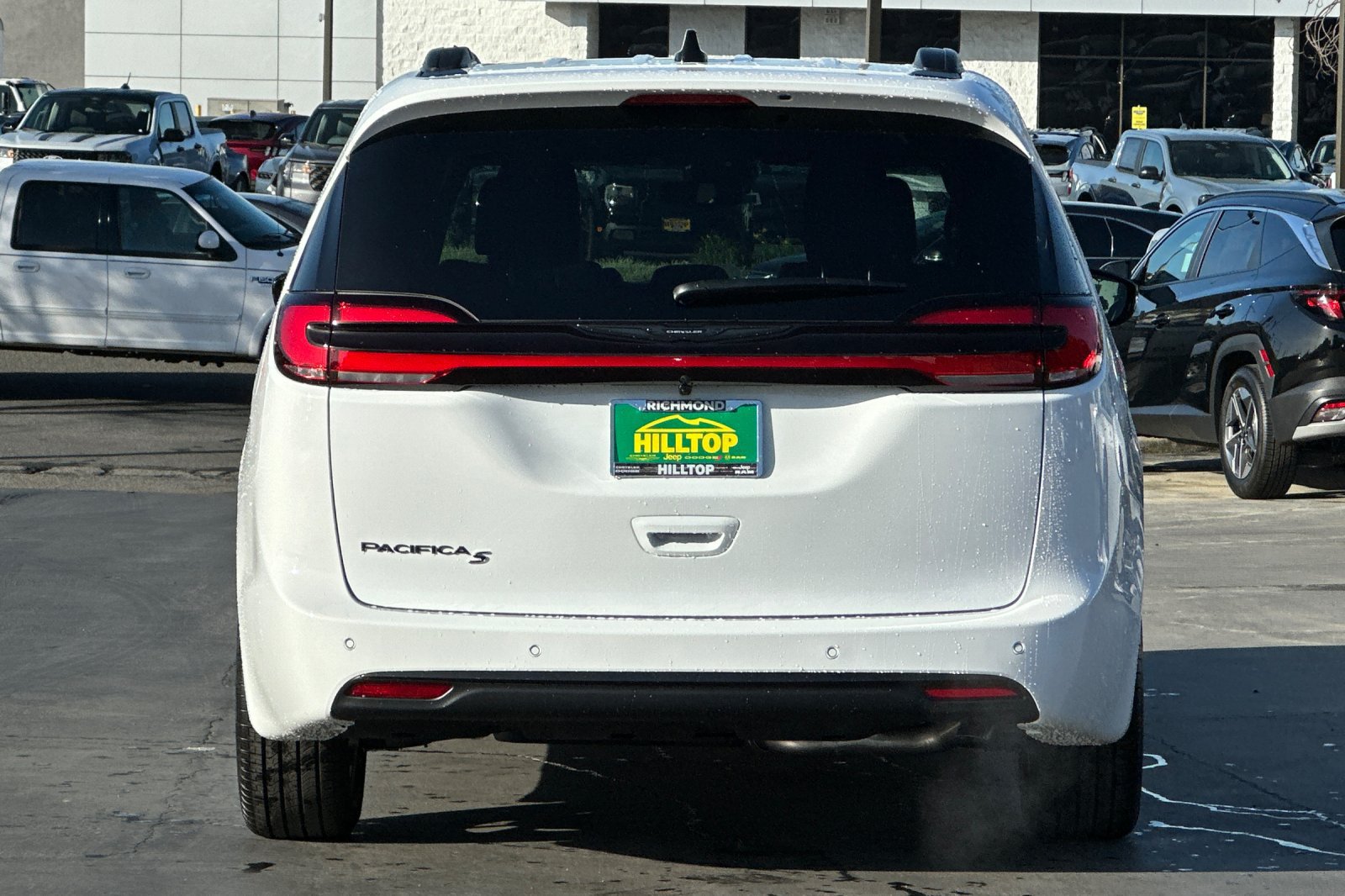 New 2026 Chrysler Pacifica Select w/ S Appearance Package FWD image 5