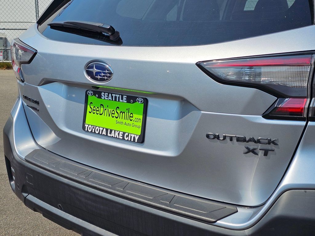 Used 2021 Subaru Outback Onyx Edition XT w/ Popular Package #2 AWD/4WD image 13