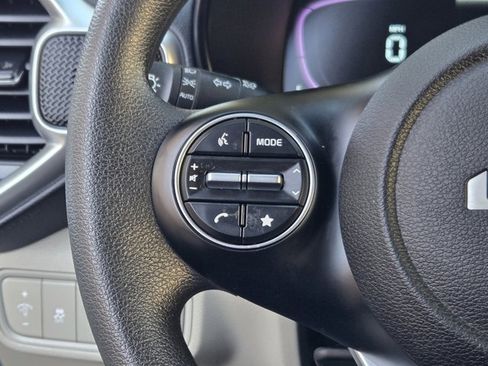 Certified 2025 Kia Soul LX image 29