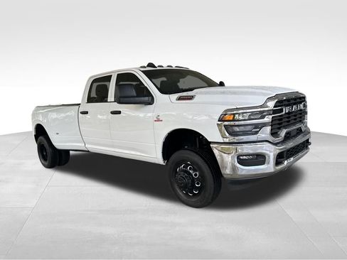 Used 2025 RAM 3500 Tradesman w/ Chrome Appearance Group image 2