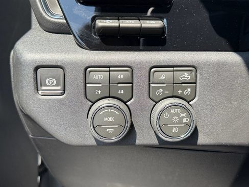 New 2026 Chevrolet Silverado 2500 ZR2 w/ LPO, Dark Essentials Package AWD/4WD image 25