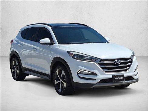 Used 2018 Hyundai Tucson Value FWD image 3