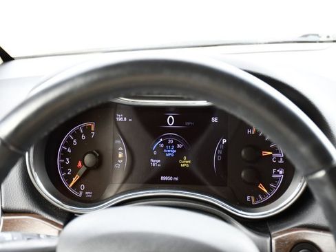 Used 2018 Jeep Grand Cherokee Laredo image 26