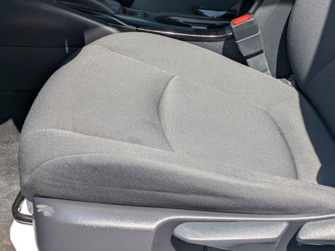 Used 2021 Toyota Corolla LE FWD image 20