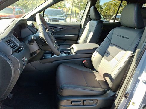 New 2026 Honda Ridgeline Black Edition image 9