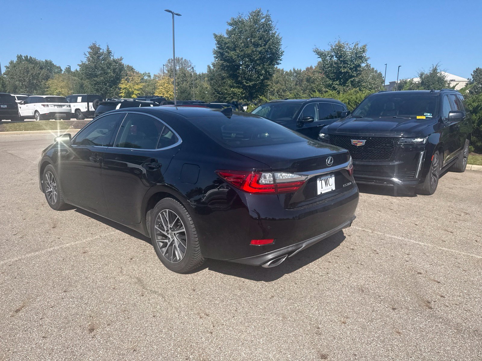 Used 2016 Lexus ES 350 w/ Luxury Package w/Wood Trim FWD image 7