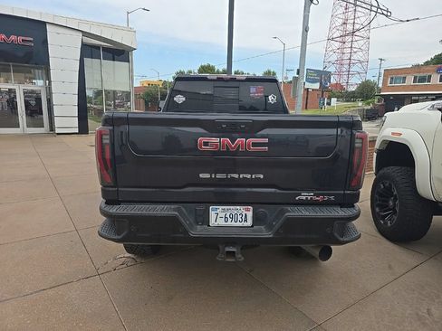 Used 2024 GMC Sierra 2500 AT4X AWD/4WD image 30
