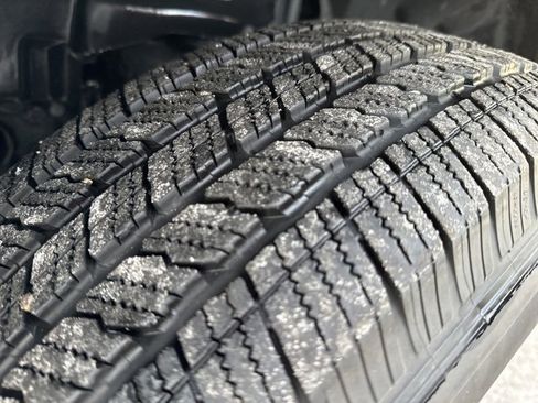 Used 2023 Jeep Wrangler Sport S image 10