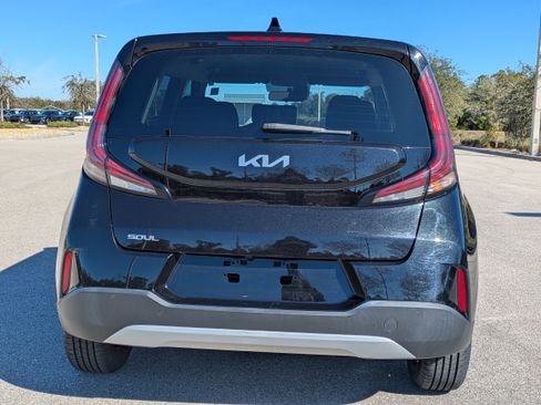 Certified 2023 Kia Soul LX image 6