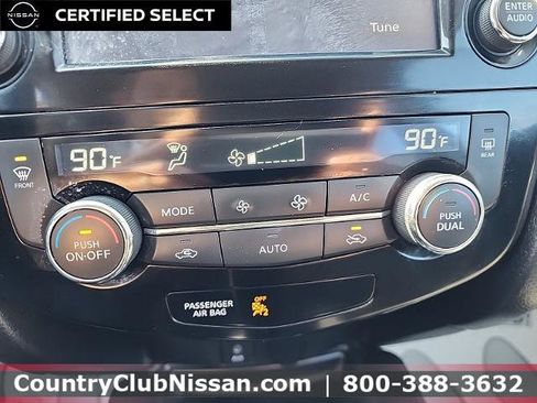 Certified 2017 Nissan Rogue SV w/ SV Premium Package image 15