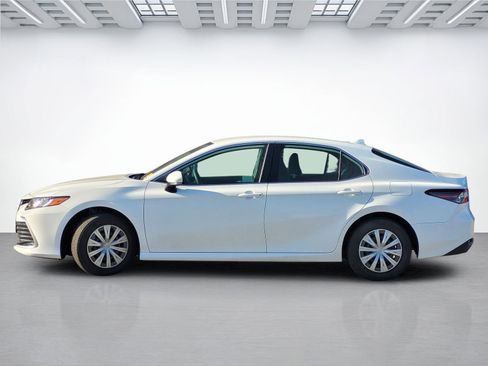 Used 2022 Toyota Camry LE w/ Cold Weather Package FWD image 15