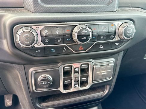 Used 2023 Jeep Wrangler Unlimited w/ Cold Weather Group AWD/4WD image 15