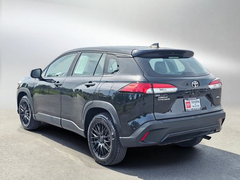 Used 2022 Toyota Corolla Cross L AWD/4WD image 3