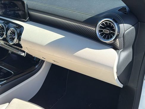 Used 2025 Mercedes-Benz CLA 250 image 11