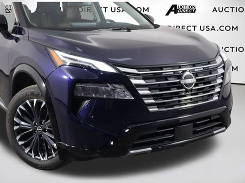 Used 2025 Nissan Rogue Platinum FWD image 46