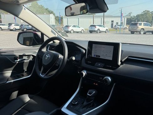 Used 2024 Toyota RAV4 XLE Premium image 10