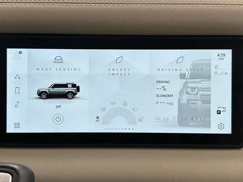 Used 2023 Land Rover Defender 110 SE image 35