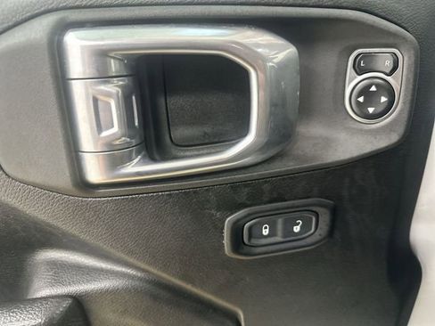 Used 2024 Jeep Wrangler Unlimited Rubicon image 16