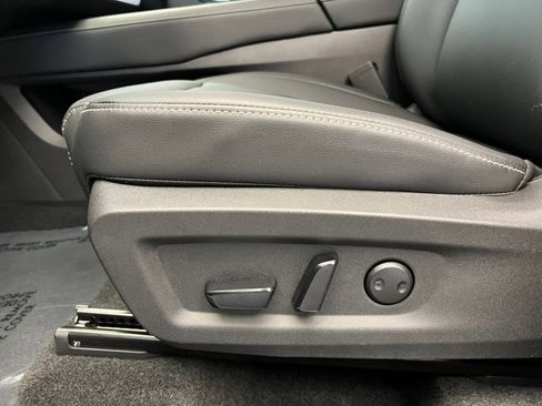 New 2025 Nissan Murano SV image 8