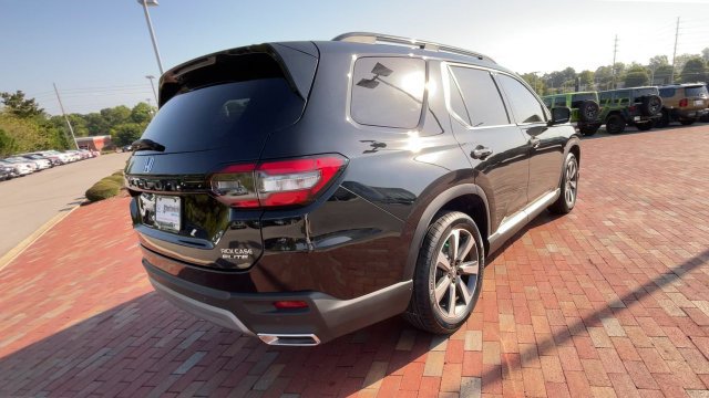 Used 2025 Honda Pilot Elite image 9
