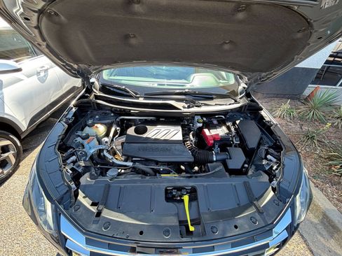 Used 2025 Nissan Rogue SV FWD image 34
