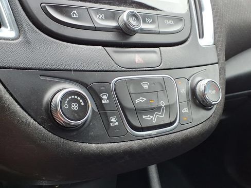 Used 2016 Chevrolet Malibu LT FWD image 19