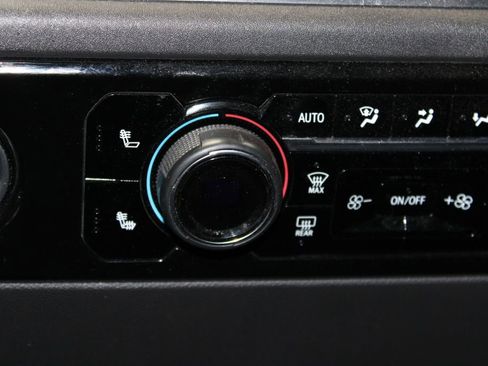 Used 2023 Chevrolet Silverado 1500 LT AWD/4WD image 27