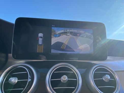 Used 2021 Mercedes-Benz GLC 300 4MATIC image 19