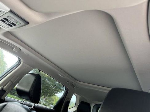 Certified 2022 Nissan Rogue Platinum w/ Head-Up Display Package image 18