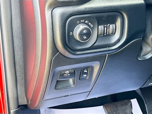 Used 2019 RAM 1500 Big Horn image 10