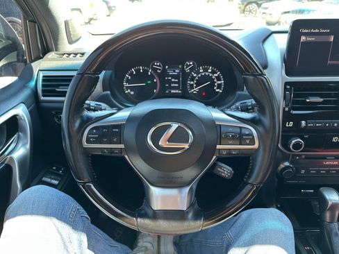 Used 2022 Lexus GX 460 Premium w/ Premium Package AWD/4WD image 30