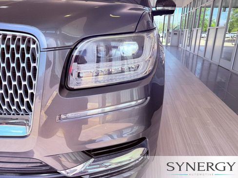 Used 2018 Lincoln Navigator Select w/ Technology Package RWD image 10