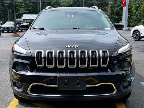 Used 2017 Jeep Cherokee Limited w/ Luxury Group AWD/4WD image 2