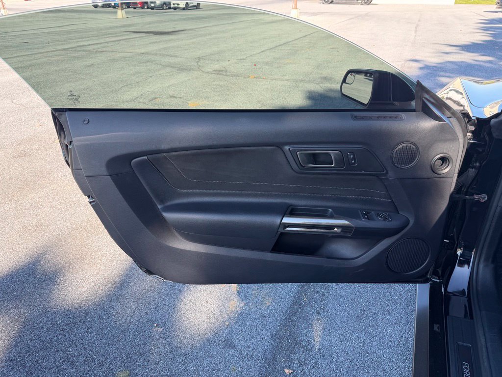 Used 2018 Ford Mustang Shelby GT350 w/ Convenience Package RWD image 12