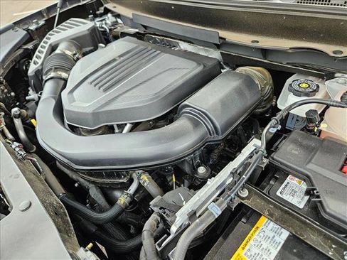 Used 2025 Chevrolet Traverse LT image 23