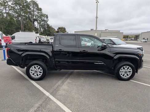 Used 2024 Toyota Tacoma SR5 image 5