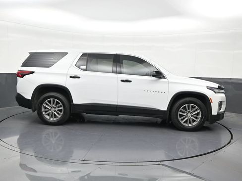 Used 2023 Chevrolet Traverse LS FWD image 7