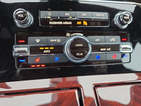 Used 2021 Lincoln Navigator L Black Label w/ Cargo Convenience Package image 20