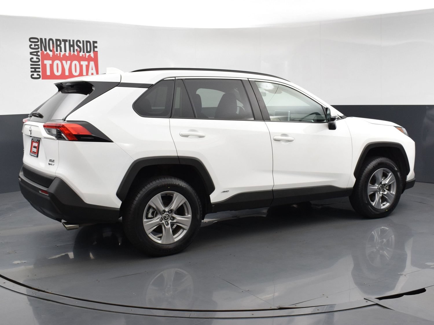 Used 2025 Toyota RAV4 XLE AWD/4WD image 4
