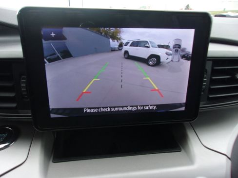 Used 2023 Ford Explorer XLT w/ Class IV Trailer Tow Package image 22