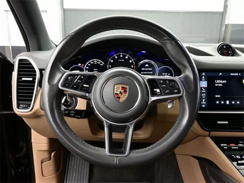 Used 2020 Porsche Cayenne image 8