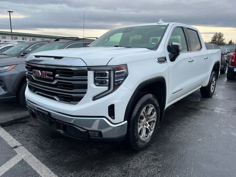 Used 2024 GMC Sierra 1500 SLT image 1