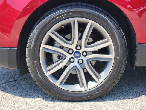 Used 2019 Ford Edge Titanium FWD image 11