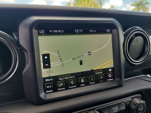 Used 2021 Jeep Wrangler Unlimited Sport image 21