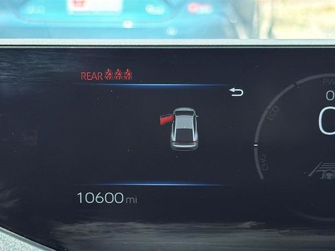 Used 2025 Toyota Prius XLE image 14