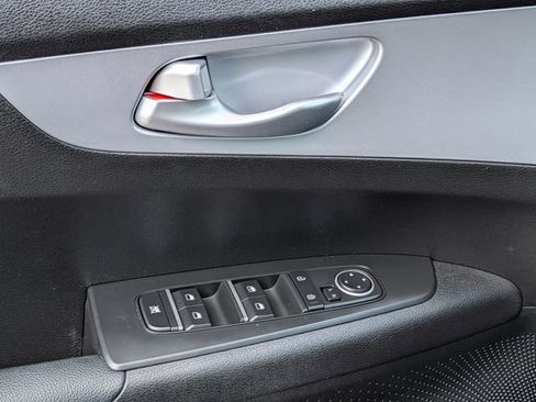 Used 2023 Kia Forte LXS FWD image 22